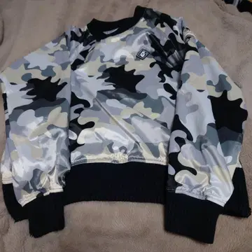 v12 카모 패턴 스니드 사이즈 4