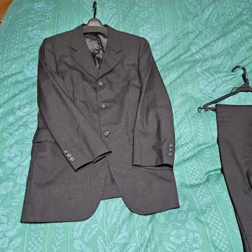 다케오 키쿠치 수트