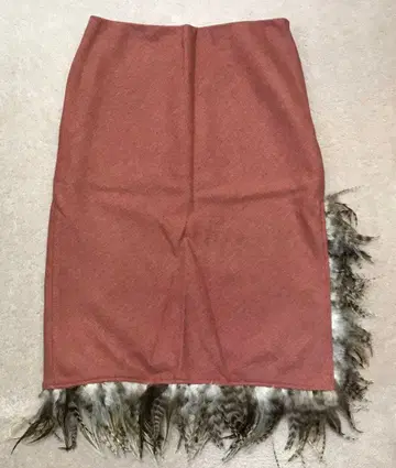 마지널 글래머 타이트 스커트 깃털 포함