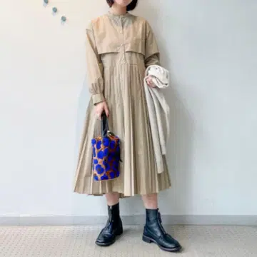 Ray BEAMS 요크 레이어 플리츠 원피스 베이지