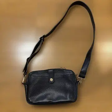 블랙 가죽 숄더백