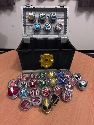 [ 가격 인하 가능 ] 가면라이더 위저드 반지 32개 & 박스