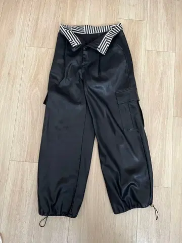 AMATERAS 인조 가죽 팬츠 블랙