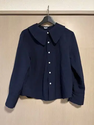 I am I in fact / 긴팔 블라우스