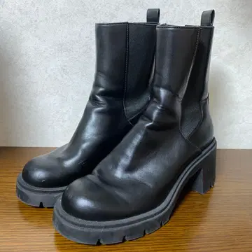 ZARA 블랙 사이드 고어 부츠 통굽 24cm