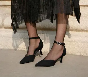 새상품급 vivaia Arabella 스틸레토 스틸레토 힐