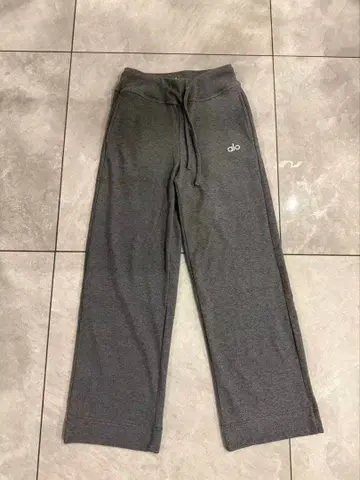 alo yoga 맨투맨 그레이