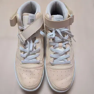 리복 베이지 하이컷 스니커즈