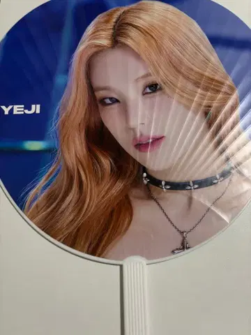 ITZY born to be 일루 콘서트 예지 부채