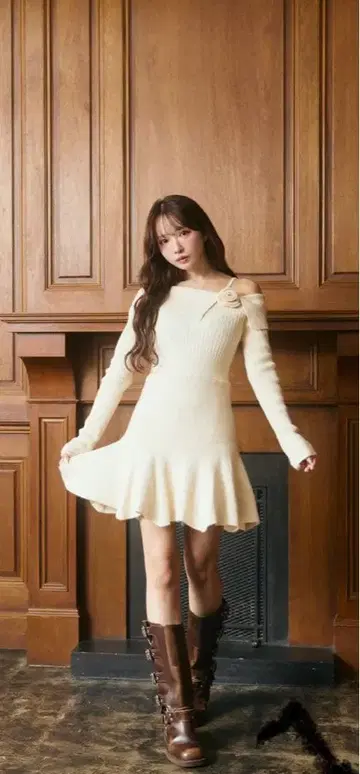 Mistreass One-Shoulder Bloom Knit Dress