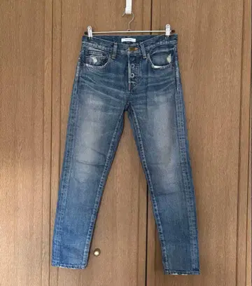 MOUSSY 라이트 블루 슬림 핏 데님