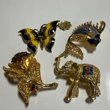 골드 컬러 브로치 세트 ( 나비 물고기 꽃 코끼리 )