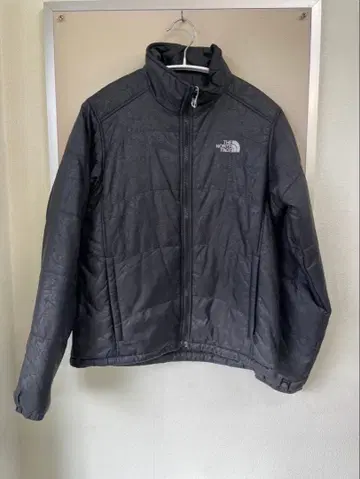 The North Face 블랙 다운 자켓