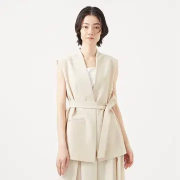 [ 컨디션 최상 ] Sybilla 시빌라 벨티드 베스트 화이트