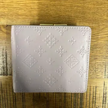 Daily russet 핑크 엠보싱 가공 이단 접이식 지갑