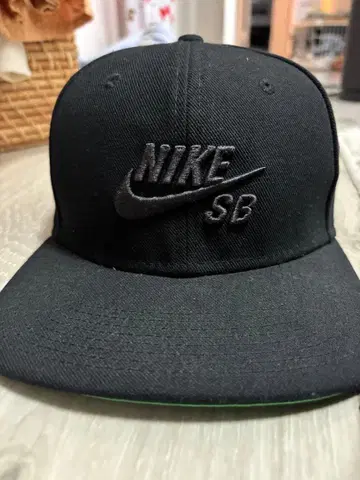 NIKE SB 블랙 캡