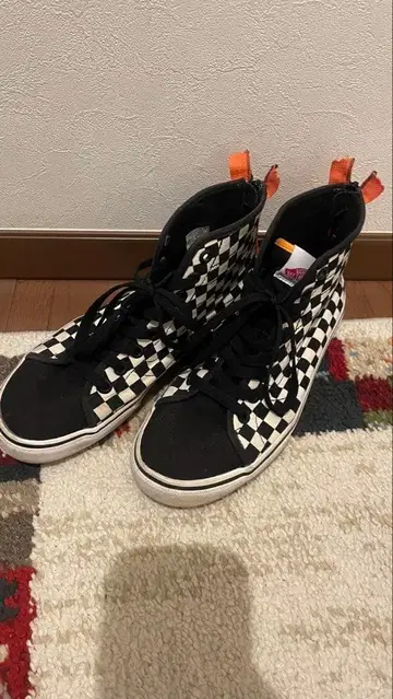 Vans 체커 패턴 하이컷 스니커즈