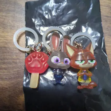 주토피아 메지루시 액세서리 가챠가챠 주디 아이스크림