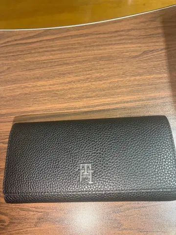 TOMMY HILFIGER 블랙 가죽 장지갑