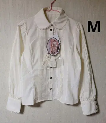 새상품 클라로리 쿠루미 블라우스 아이보리