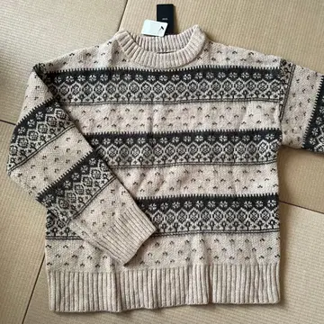 어반 리서치 도어스 더블 자카드 니트