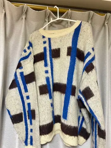 ONCLY 체크 패턴 샤기 니트