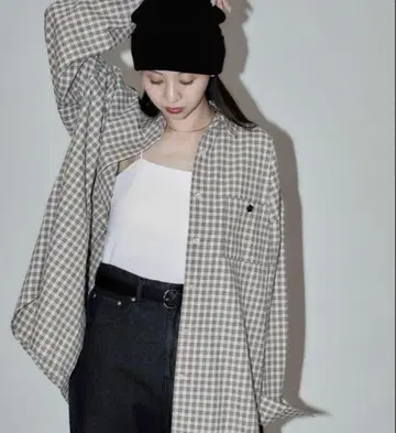 MARY QUANT x PUBLUX 로고 자수 빅 셔츠 베이지