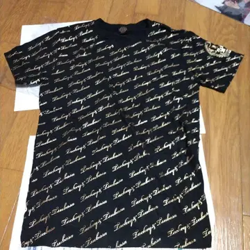 타키&츠바사 블랙 로고 프린트 T셔츠 10주년 기념