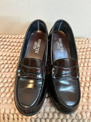 HARUTA 블랙 로퍼 중간 굽