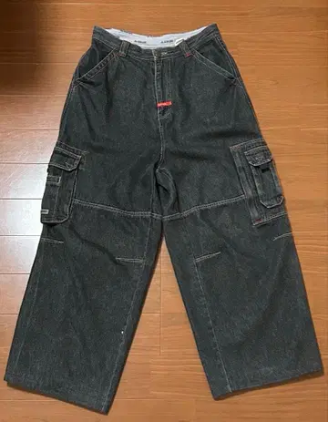 블랙 카고 데님