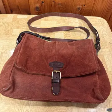 브라운 스웨이드 숄더백