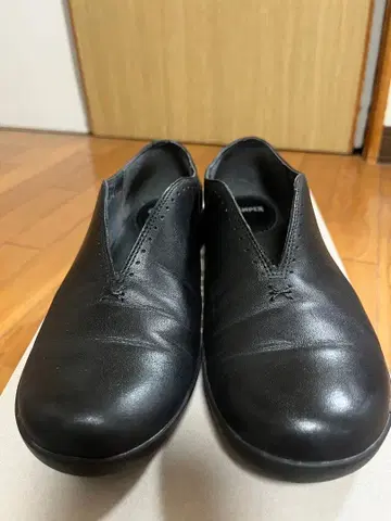 CAMPER 블랙 SpiralComet 가죽 신발