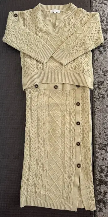 베이지 케이블 니트 셋업