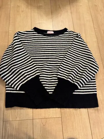 Maxmade 블랙 앤 화이트 스트라이프 니트 스웨터