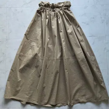 새상품급 엘렌딕 24SS 드로우 스트링 개더 스커트 카키 플레어