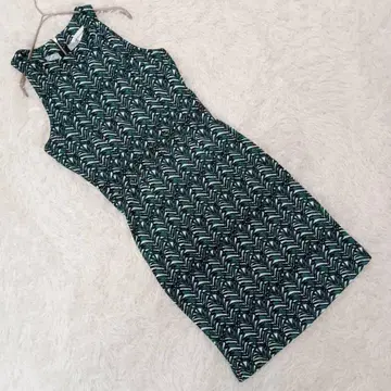 새상품급 [ 에이치앤엠 ] (EUR:S) 슬리브리스 원피스 리프 무늬