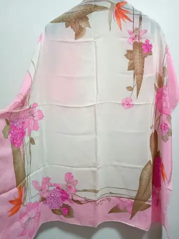 컨디션 최상 레오나르 실크 스카프