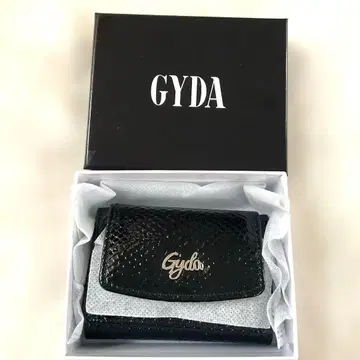 미사용 새상품 [ GYDA ] 블랙 3단 폴더형 지갑 선물용