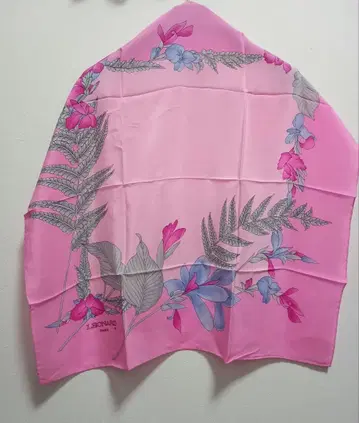 컨디션 최상 레오나르 실크 스카프