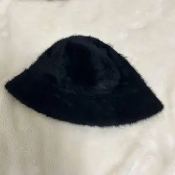 N WITH. 퍼 버킷햇