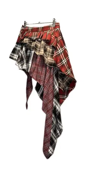 비대칭 체크 무늬 플레어 스커트