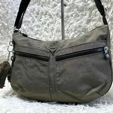 키플링 IZELLAH 숄더백 B5 사이즈 나일론 참 포함