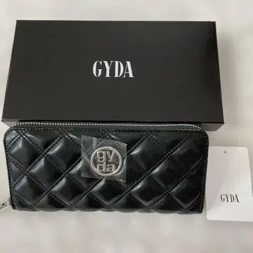 미사용 새상품 [ GYDA ] 퀼팅 블랙 장지갑 상자 택 포함