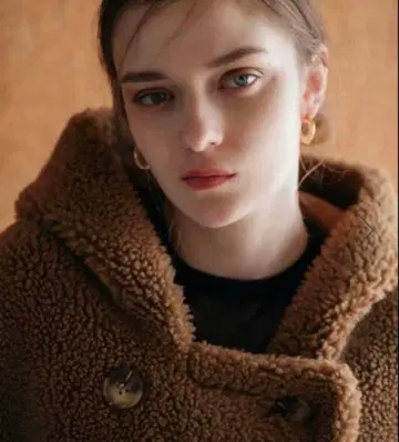 KARRY 롱 보아 코트 브라운