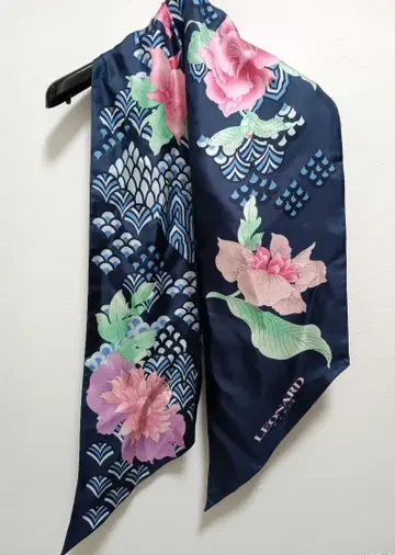 컨디션 최상 레오나르 실크 스카프