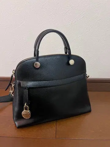 [새상품급] 훌라 파이퍼 2way 숄더백 가죽 블랙 S 사이즈