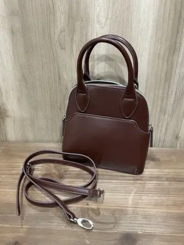 브라운 숄더백 탈부착 가능 스트랩