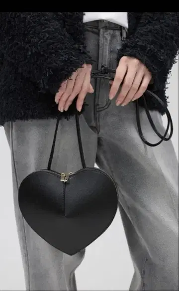 [AULENTTI] 하트 숄더 블랙 가죽