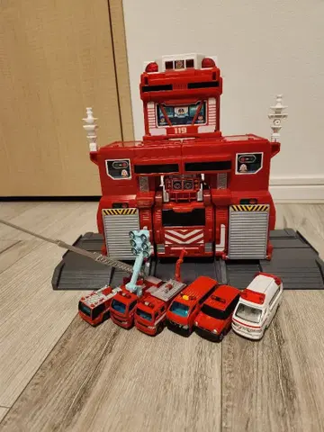 토미카 빅 파이어&명령어 스테이션 + 긴급 차량 6대