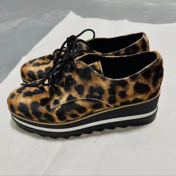 ALDO 스웨이드 레오파드 통굽 신발 M